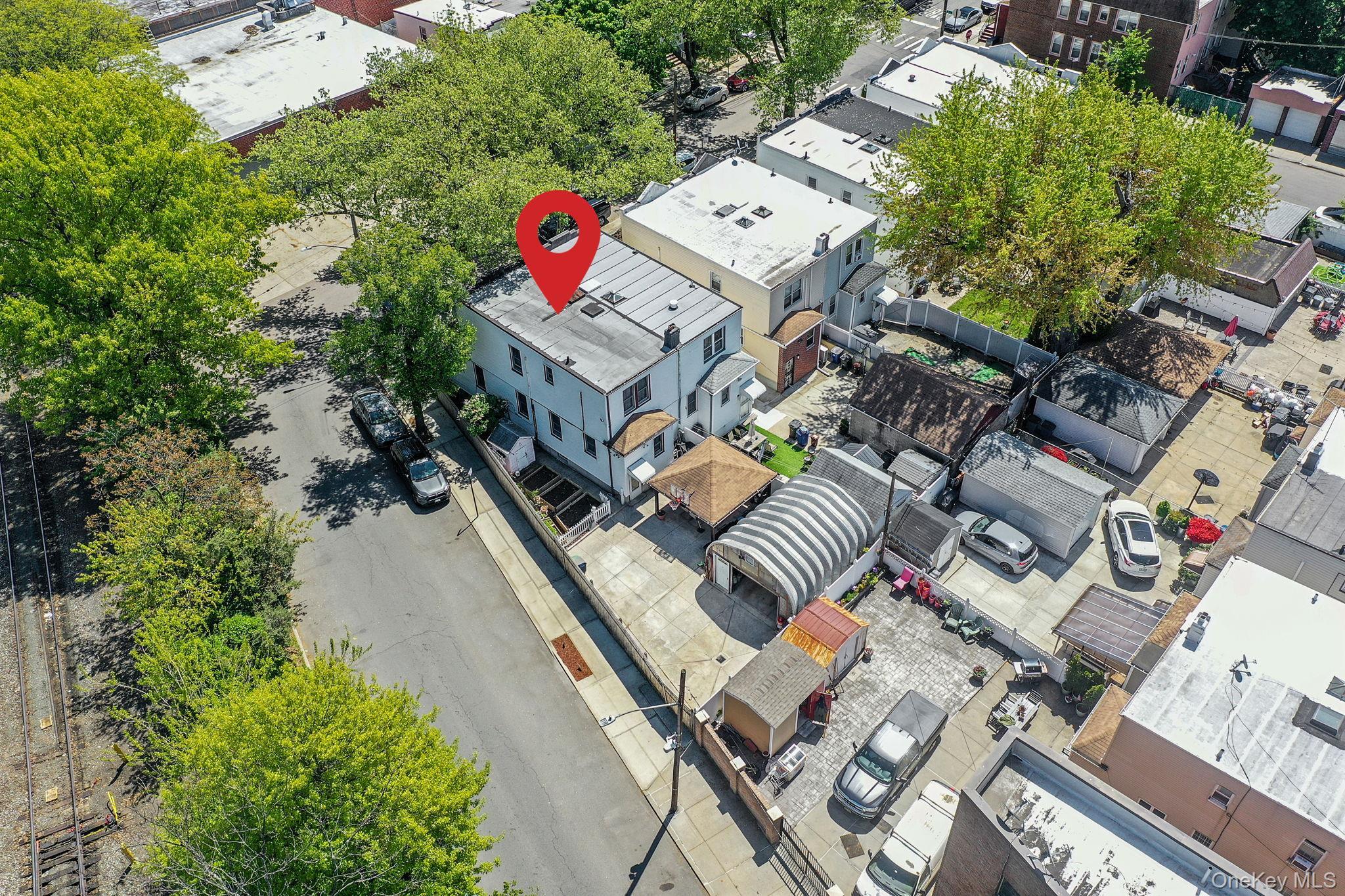 Single Family 69th Queens, NY 11385, MLS-996788-34