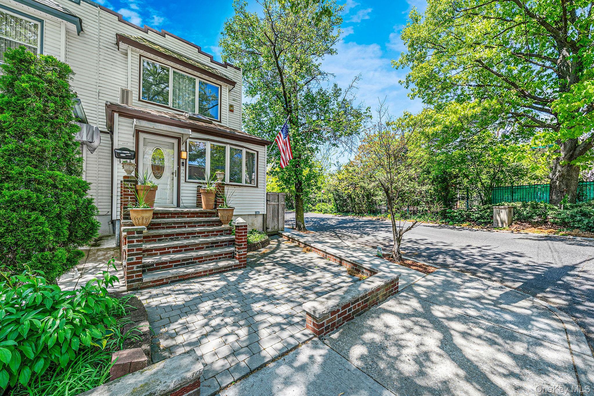 Single Family 69th Queens, NY 11385, MLS-996788-4