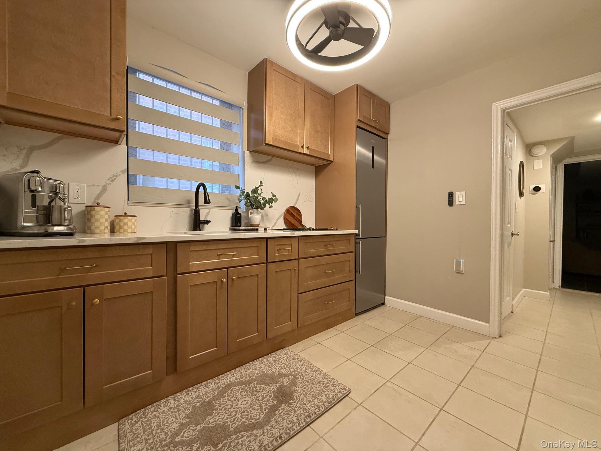 Single Family Tenbroeck  Bronx, NY 10461, MLS-996790-16