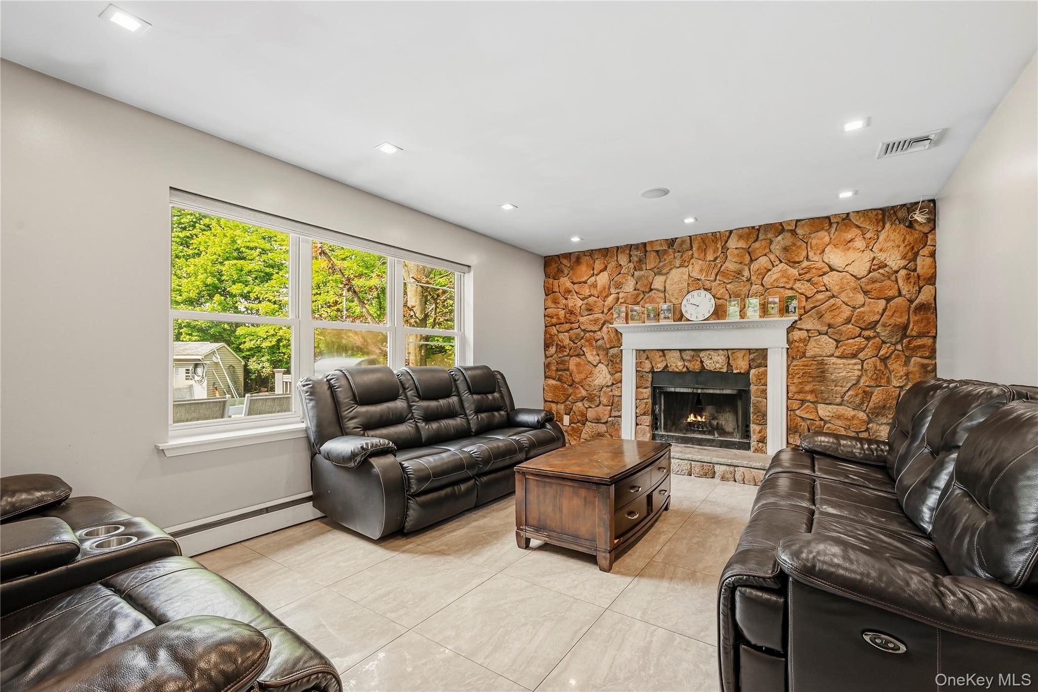Single Family Country Hollow  Orange County, NY 10930, MLS-996875-11