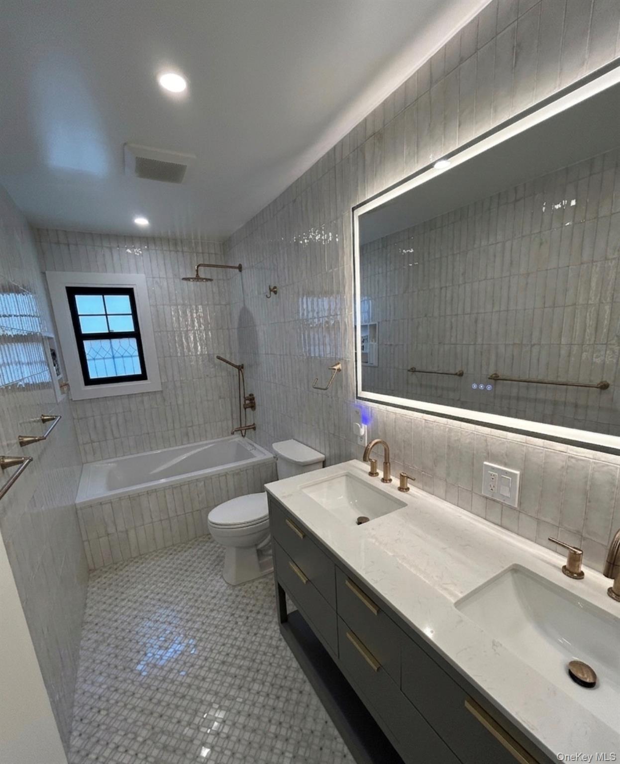 Single Family Lucerne  Bronx, NY 10465, MLS-996932-21