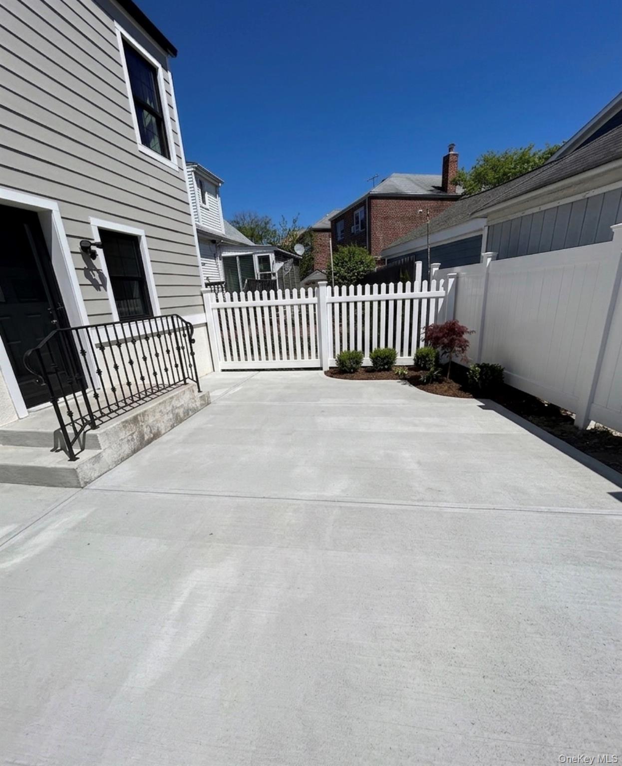 Single Family Lucerne  Bronx, NY 10465, MLS-996932-30