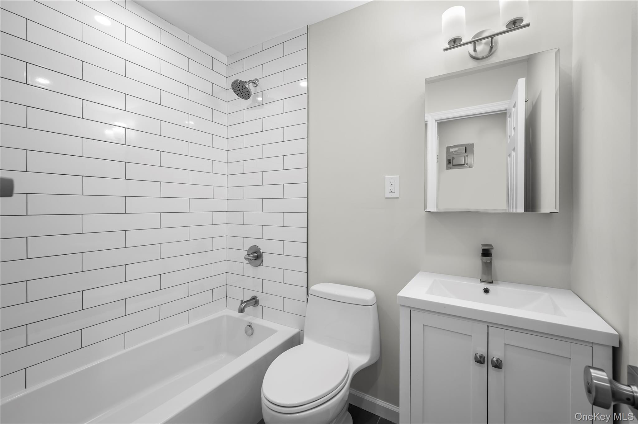 Single Family Lawton  Bronx, NY 10465, MLS-996956-11