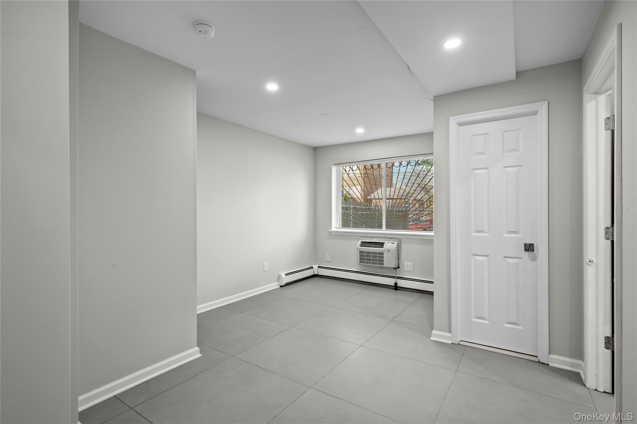 Single Family Lawton  Bronx, NY 10465, MLS-996956-15
