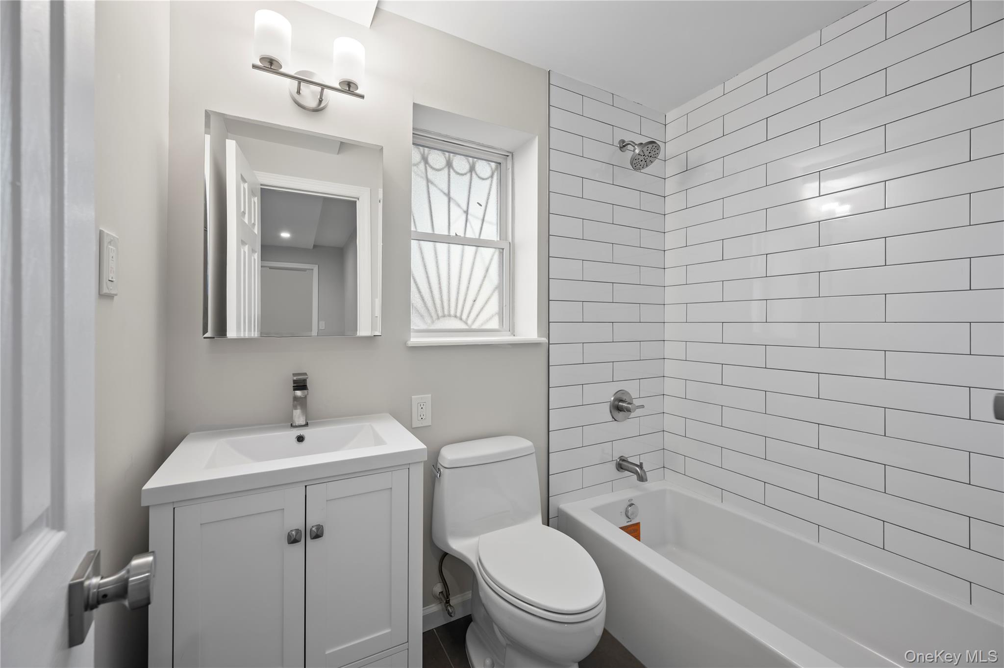 Single Family Lawton  Bronx, NY 10465, MLS-996956-20