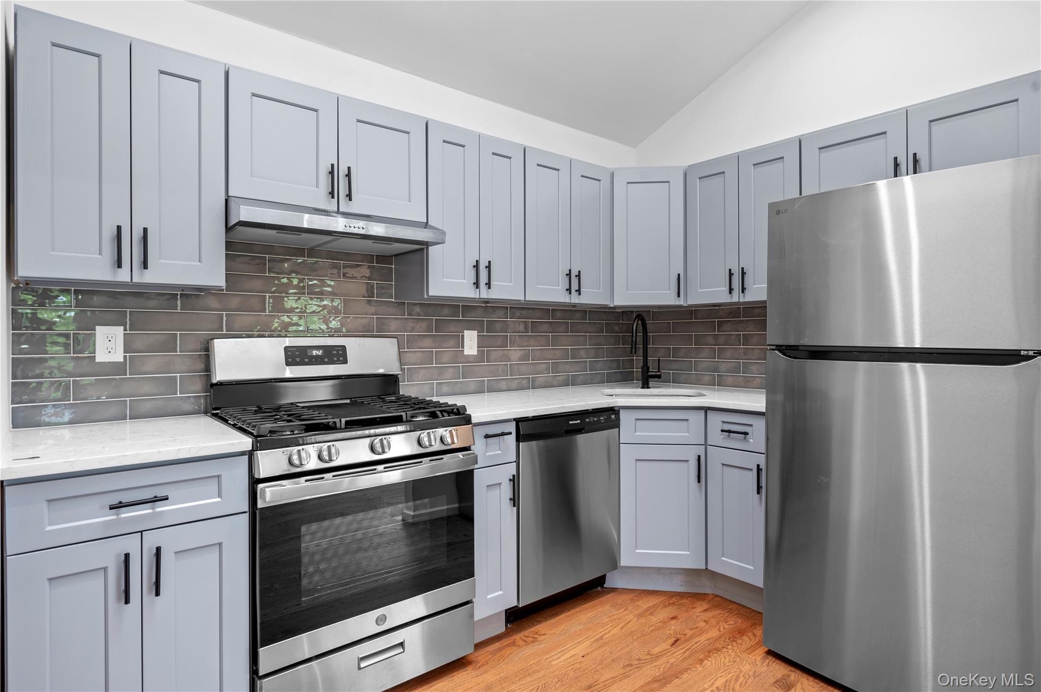 Single Family Lawton  Bronx, NY 10465, MLS-996956-22