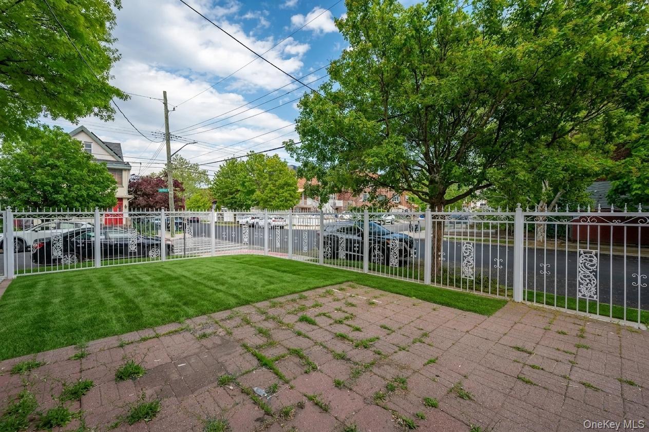 Single Family Lawton  Bronx, NY 10465, MLS-996956-36