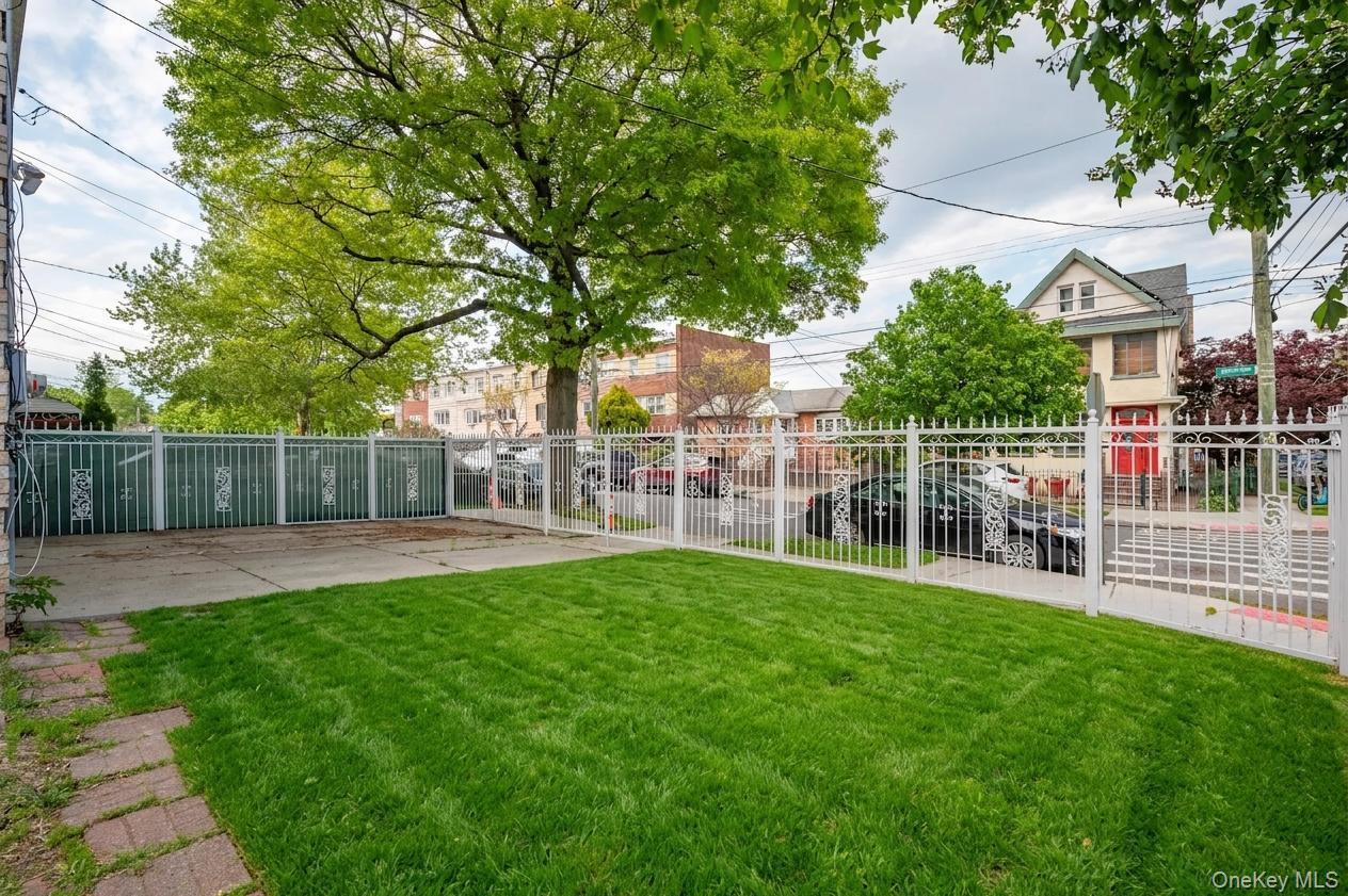 Single Family Lawton  Bronx, NY 10465, MLS-996956-37