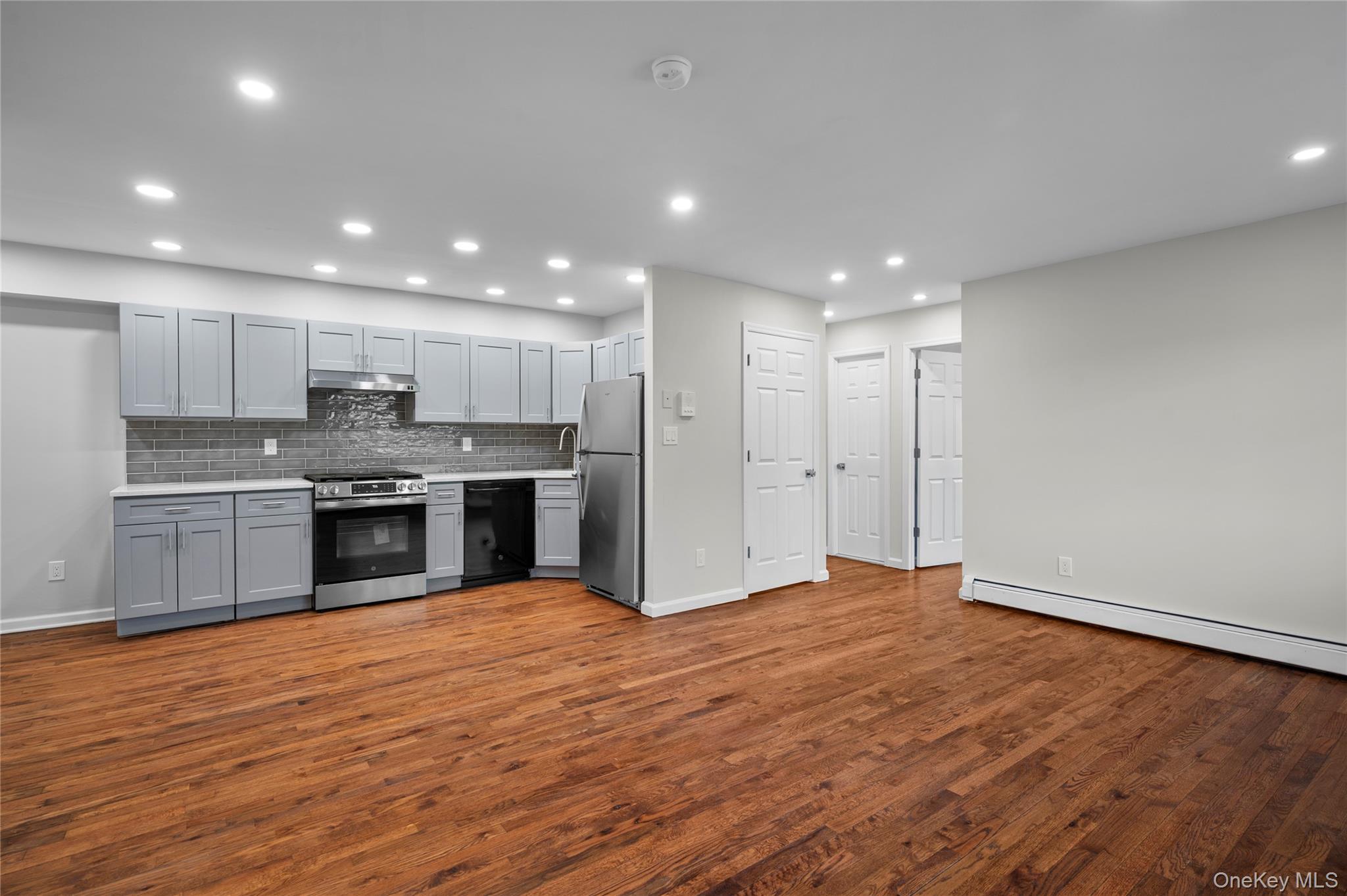 Single Family Lawton  Bronx, NY 10465, MLS-996956-5