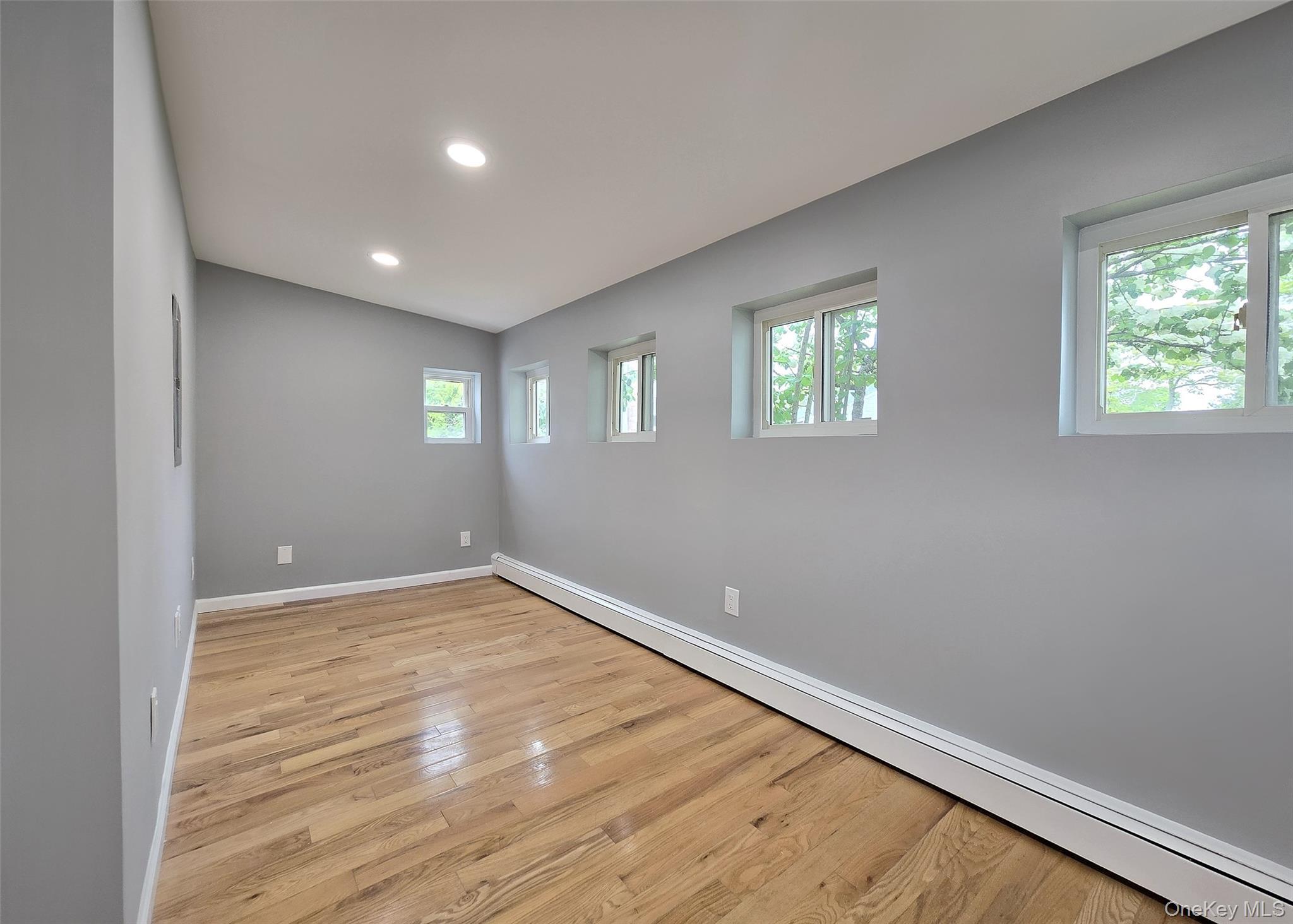 Single Family Aster Avenue Suffolk County, NY 11742, MLS-996995-6