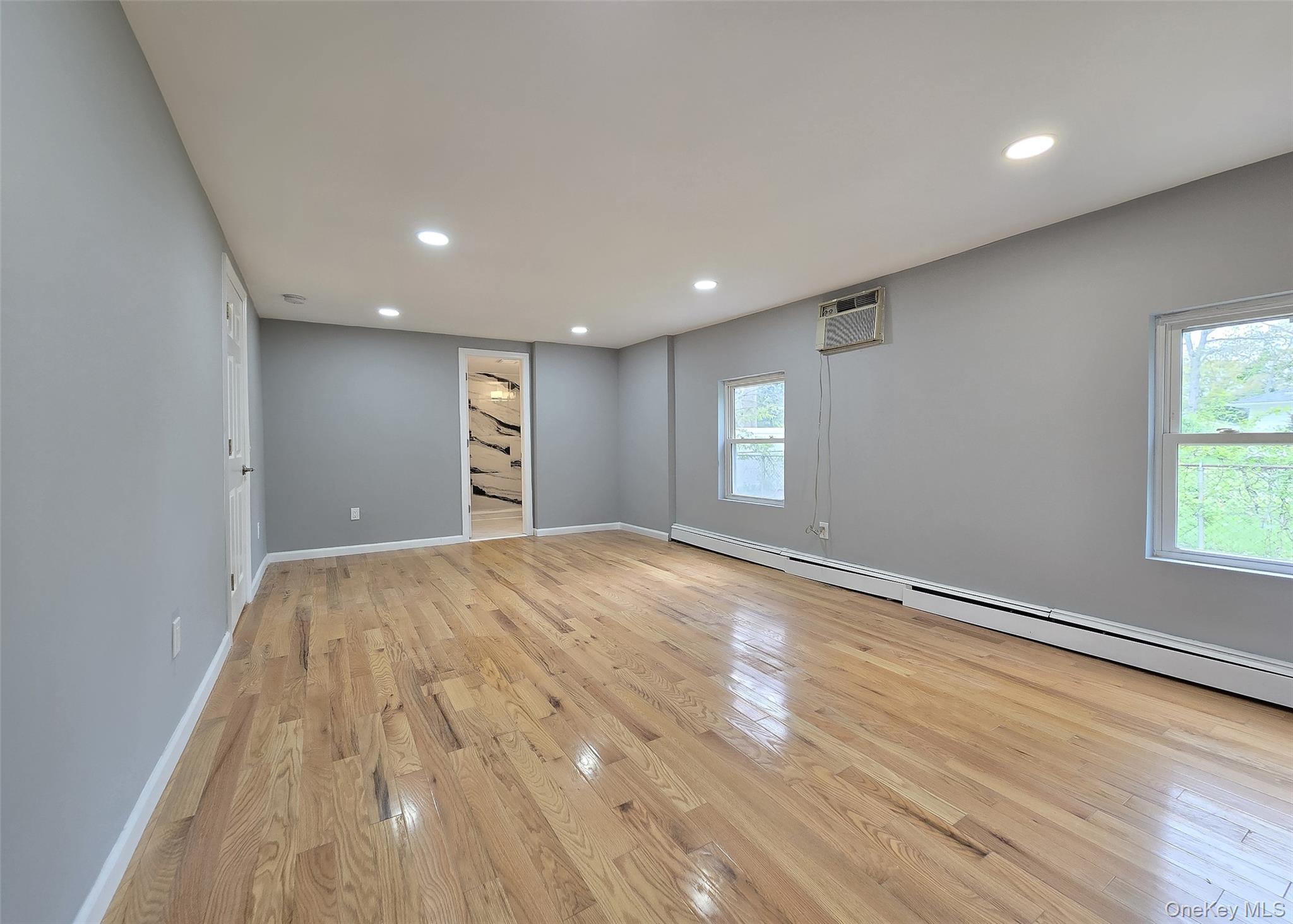 Single Family Aster Avenue Suffolk County, NY 11742, MLS-996995-7