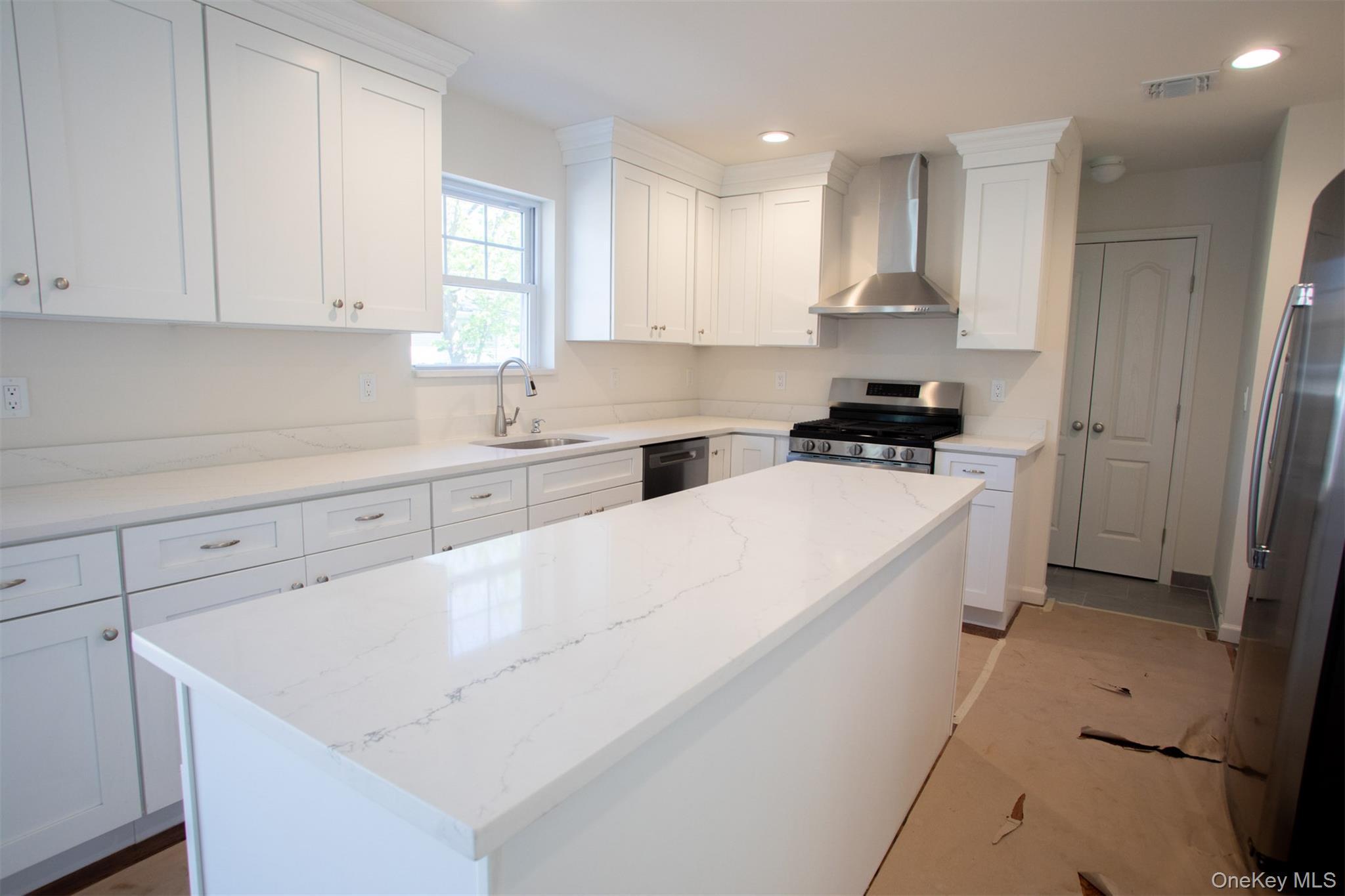 Single Family Dressel Suffolk County, NY 11950, MLS-997014-16