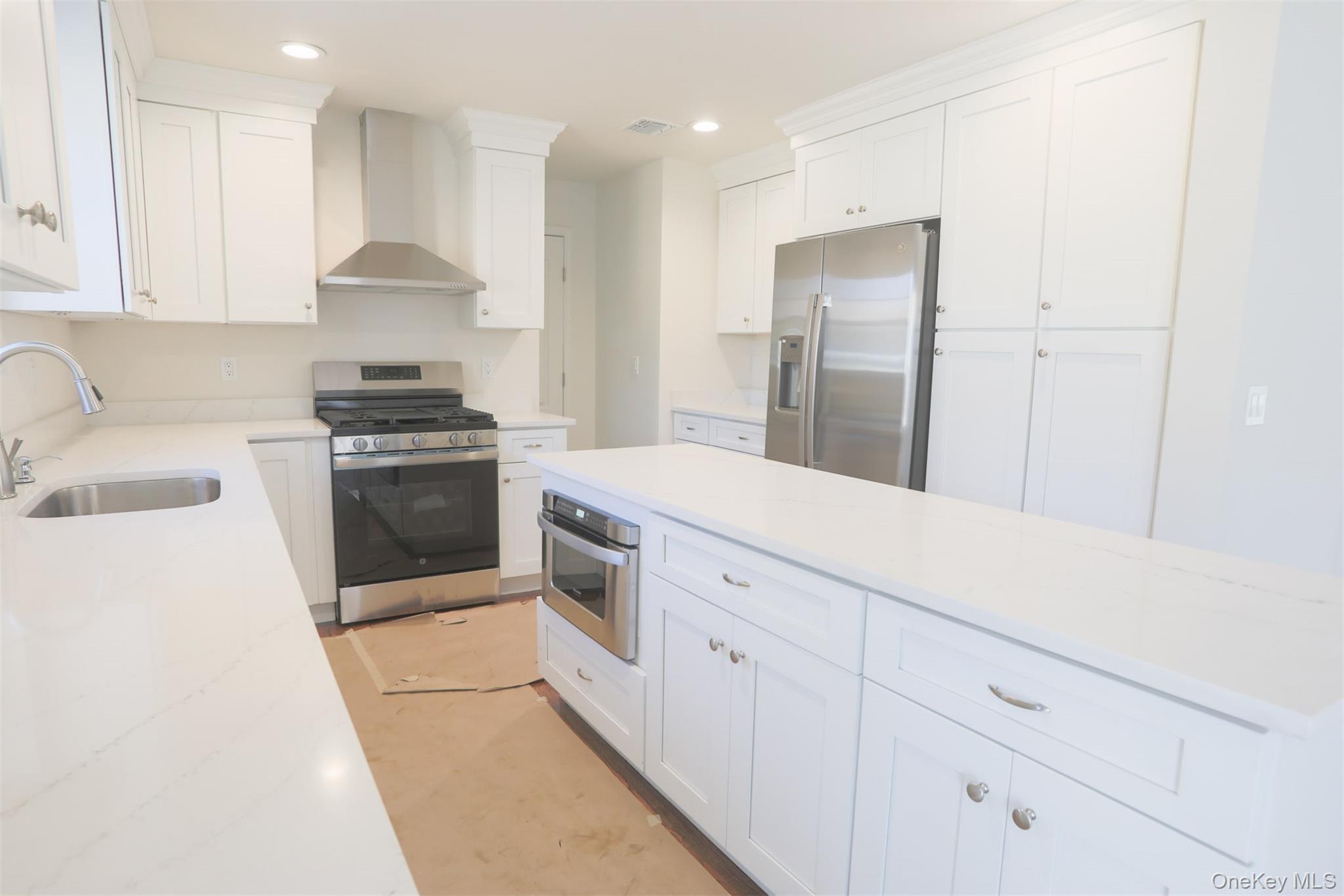 Single Family Dressel Suffolk County, NY 11950, MLS-997014-17