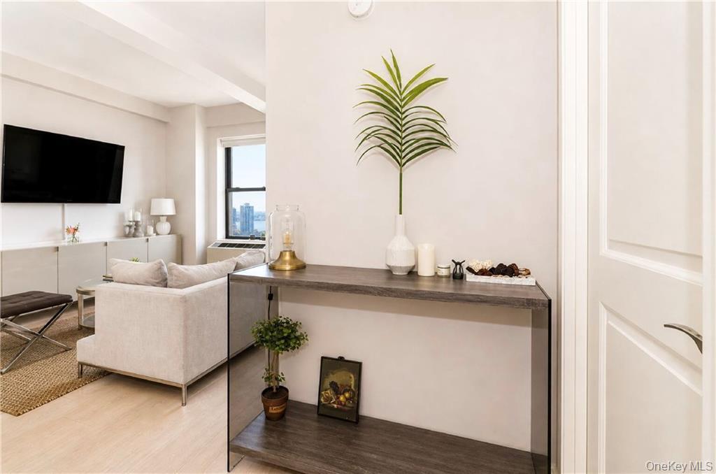 Condo West  Manhattan, NY 10004, MLS-997063-3