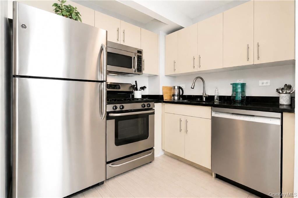 Condo West  Manhattan, NY 10004, MLS-997063-6