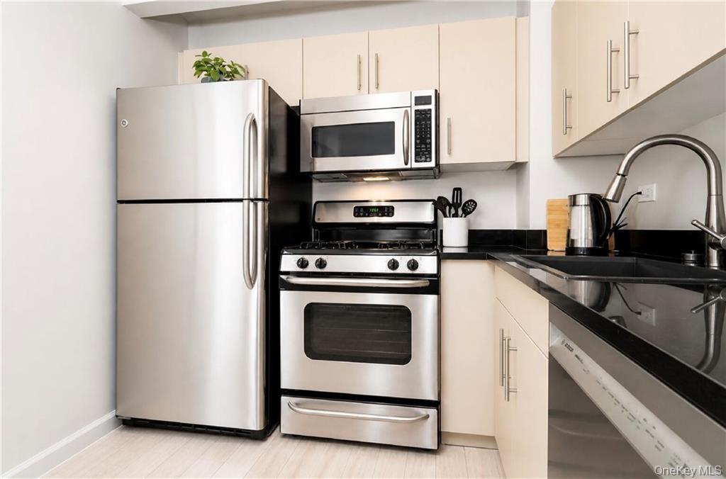 Condo West  Manhattan, NY 10004, MLS-997063-7