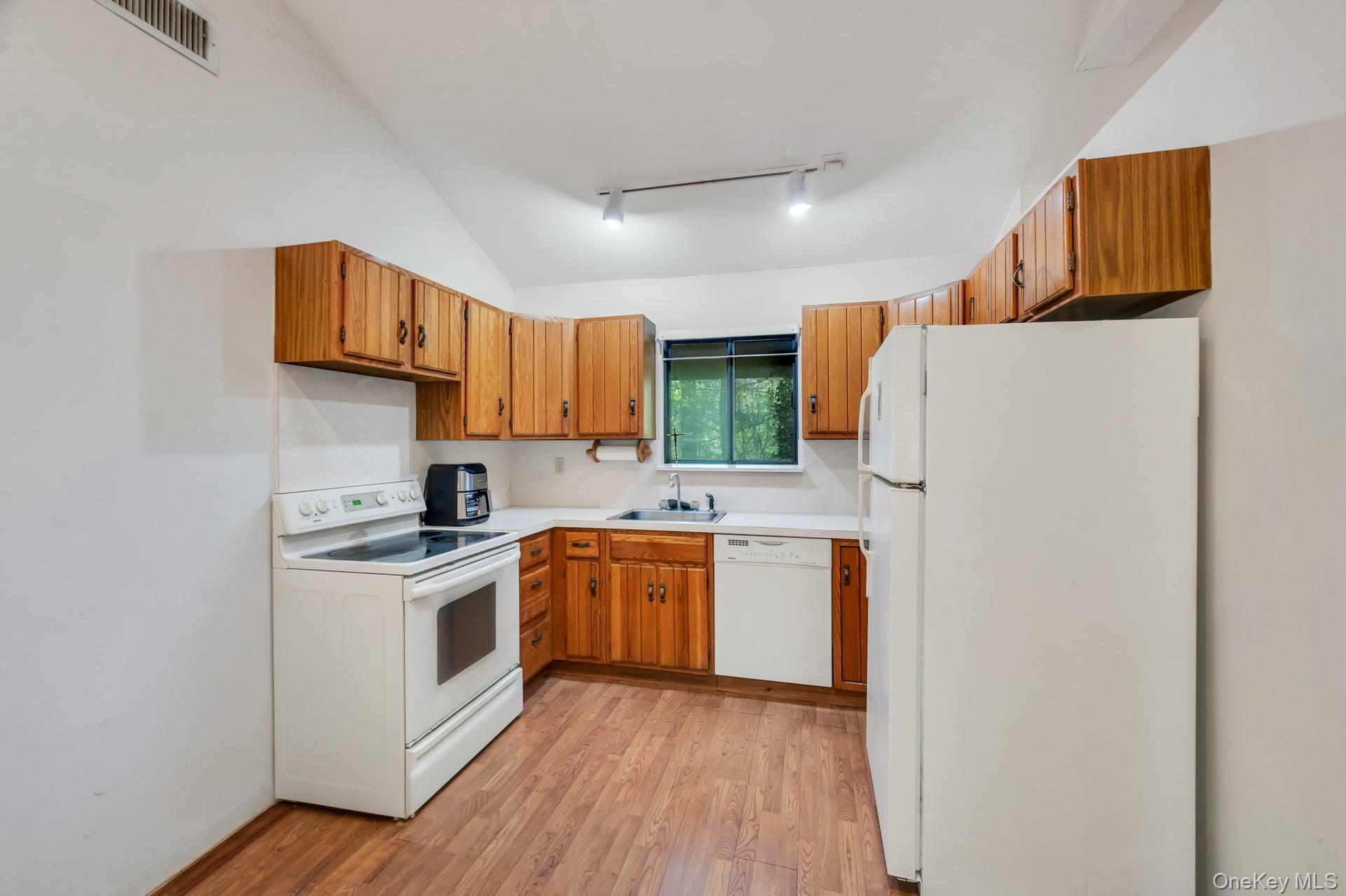 Single Family Gnarled Hollow Road Suffolk County, NY 11733, MLS-997131-31