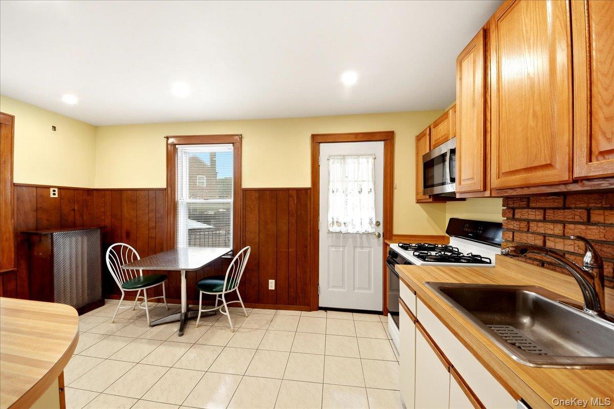 Single Family Hobart Bronx, NY 10461, MLS-997203-10