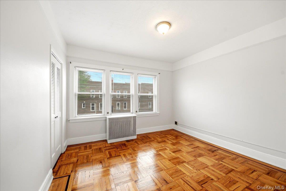 Single Family Hobart Bronx, NY 10461, MLS-997203-18