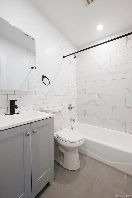 Apartment Avenue C  Manhattan, NY 10009, MLS-997239-3