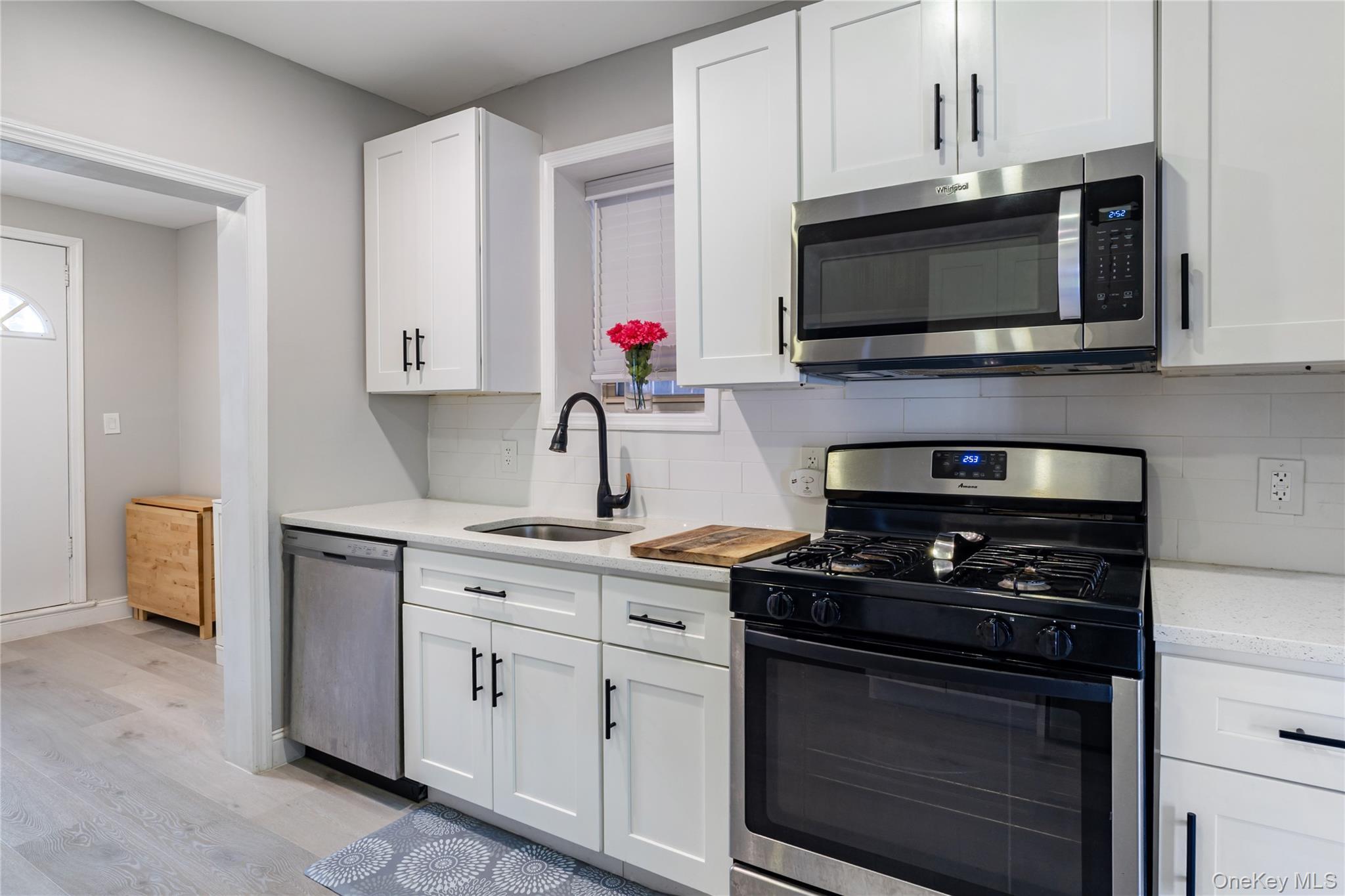 Single Family Yates Bronx, NY 10461, MLS-997294-24