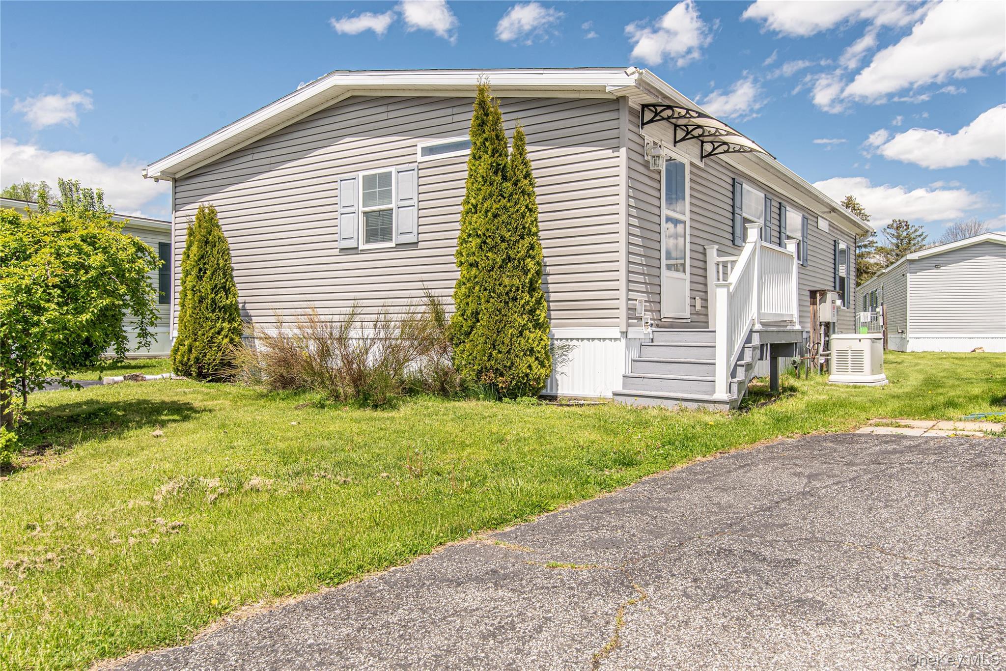 Single Family Gina Drive  Dutchess County, NY 12522, MLS-997318-4
