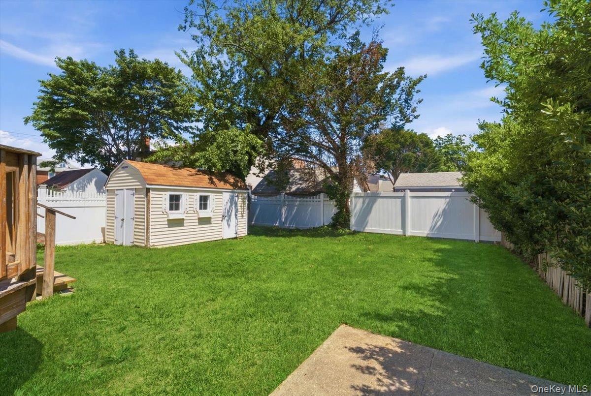 Single Family 134th Avenue Queens, NY 11422, MLS-997361-3