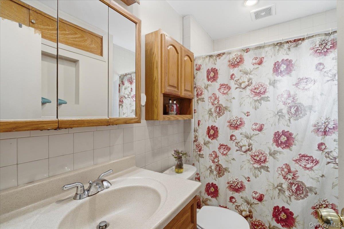 Single Family 134th Avenue Queens, NY 11422, MLS-997361-9