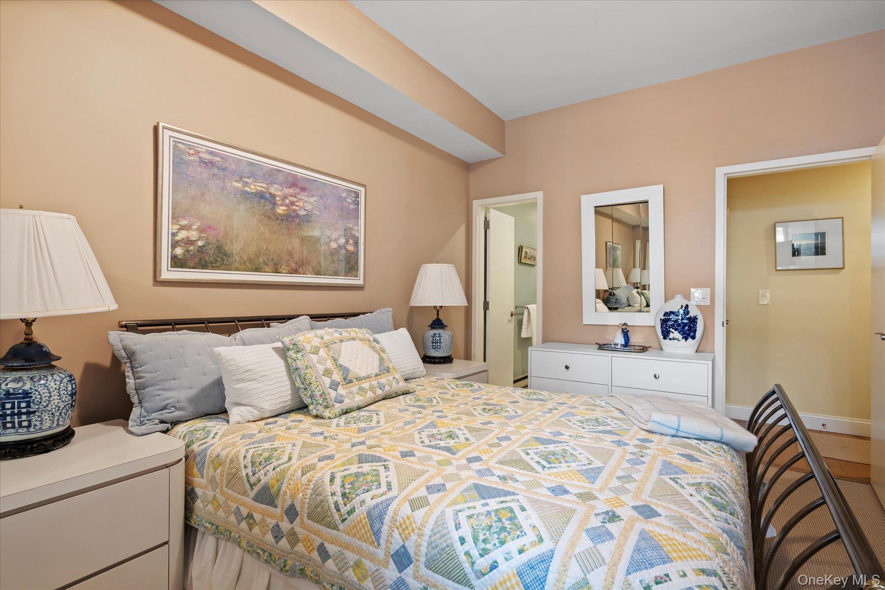 Apartment Dune Road Suffolk County, NY 11978, MLS-997383-15