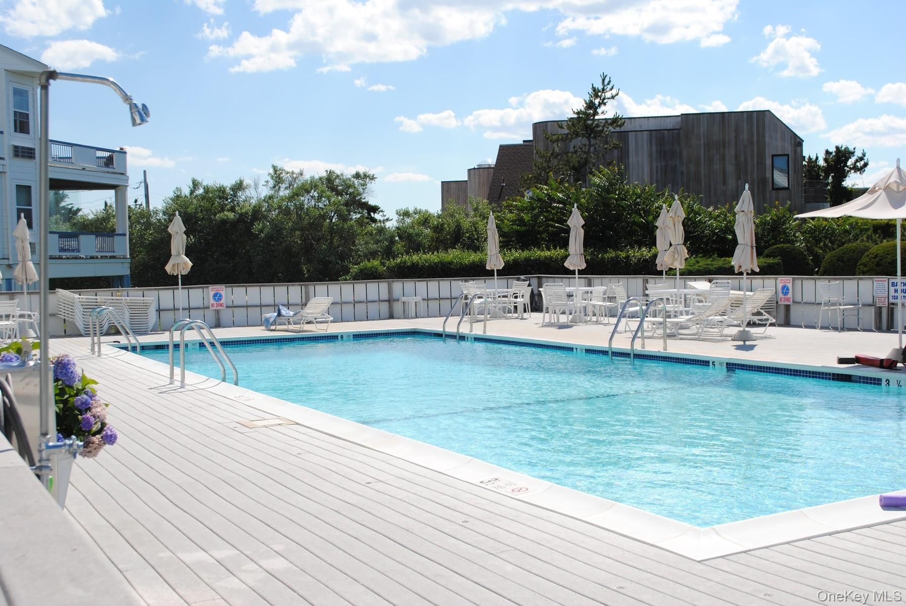 Apartment Dune Road Suffolk County, NY 11978, MLS-997383-19
