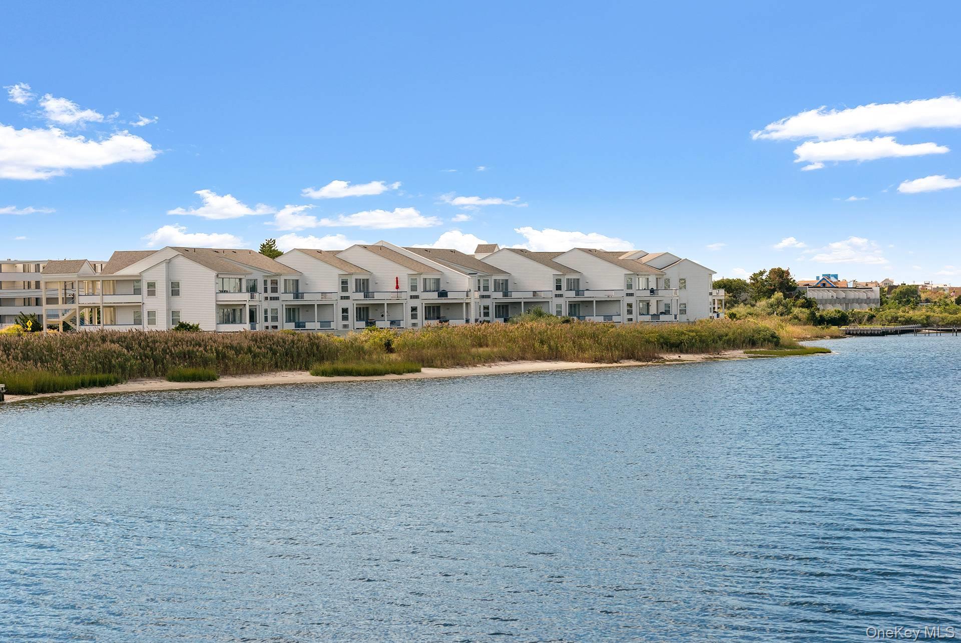 Apartment Dune Road Suffolk County, NY 11978, MLS-997383-2