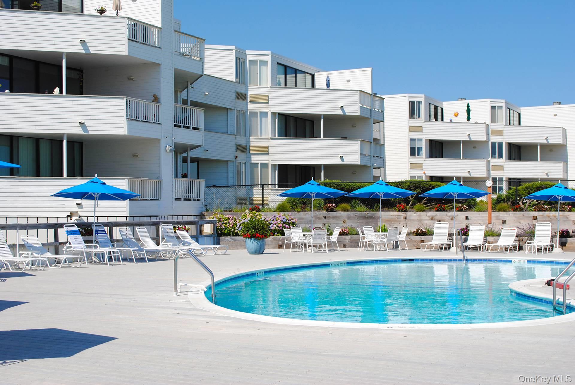Apartment Dune Road Suffolk County, NY 11978, MLS-997383-5