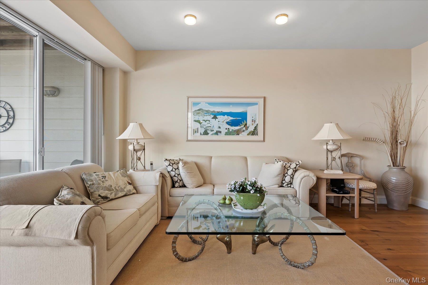 Apartment Dune Road Suffolk County, NY 11978, MLS-997383-7