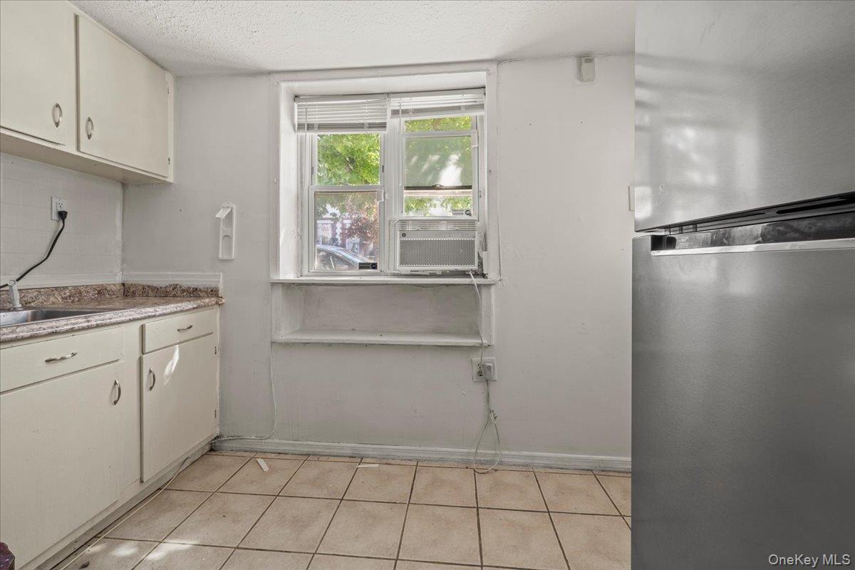 Single Family Balcom Bronx, NY 10461, MLS-997523-18