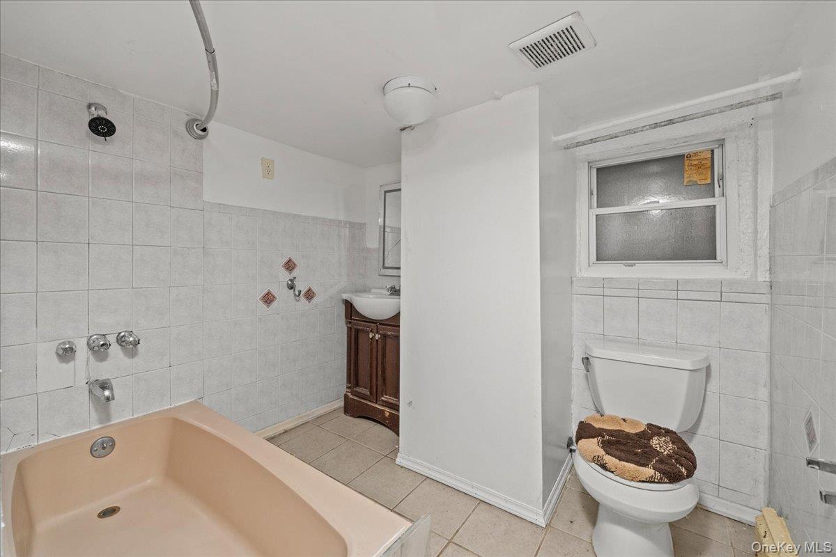 Single Family Balcom Bronx, NY 10461, MLS-997523-23