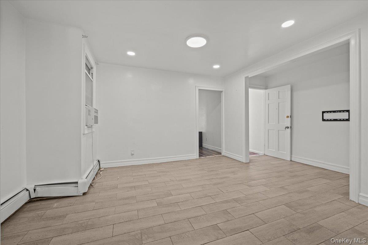 Single Family Balcom Bronx, NY 10461, MLS-997523-5