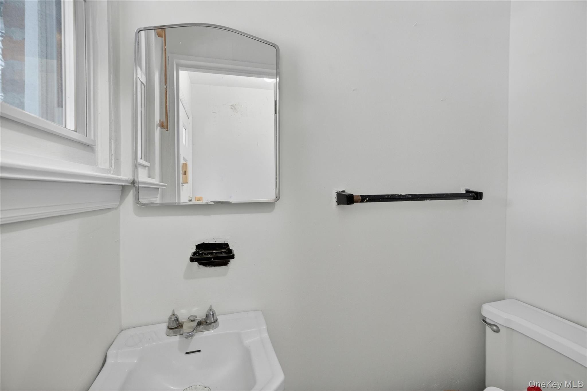 Single Family 213th  Bronx, NY 10469, MLS-997551-10