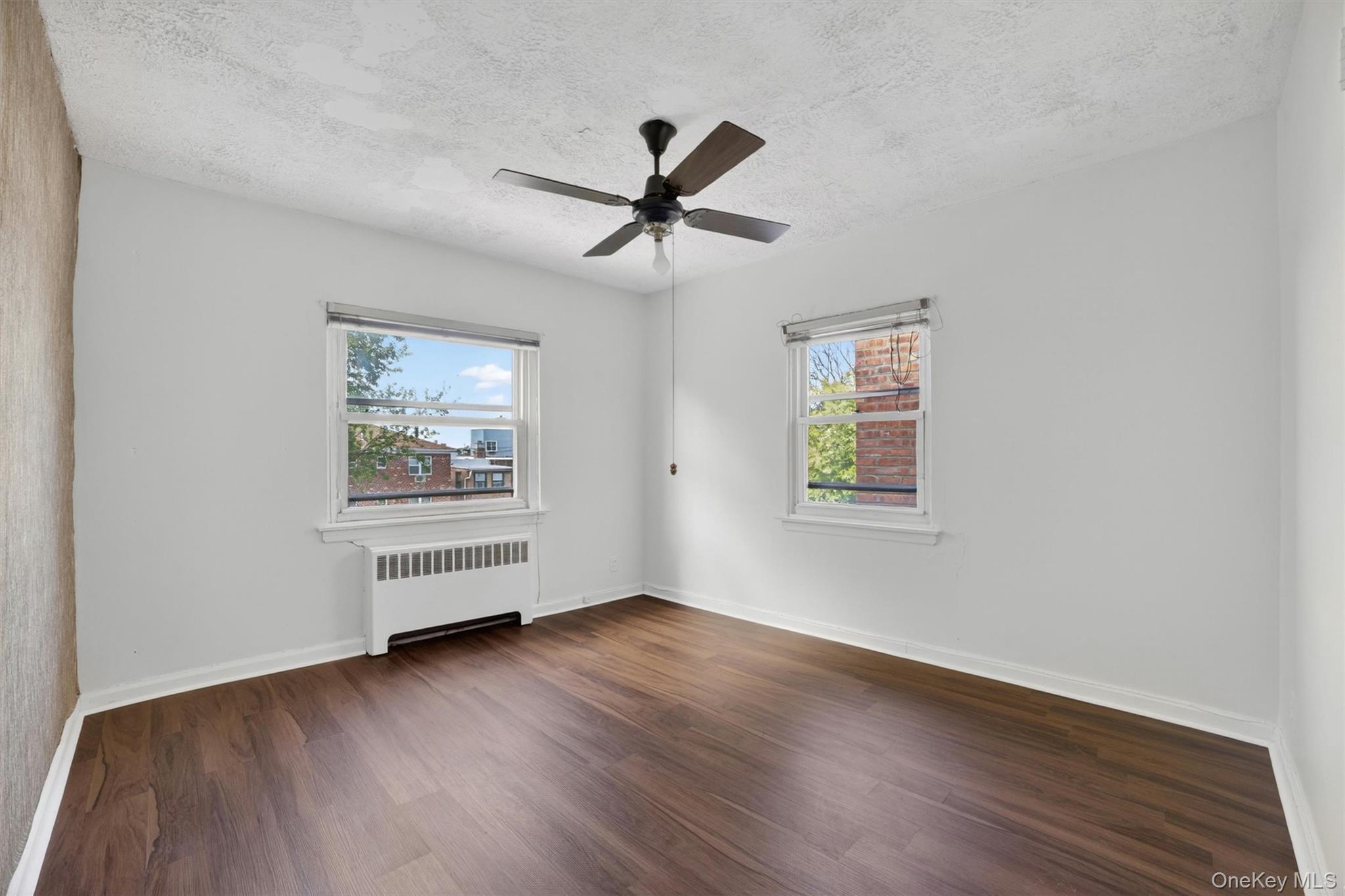 Single Family 213th  Bronx, NY 10469, MLS-997551-13