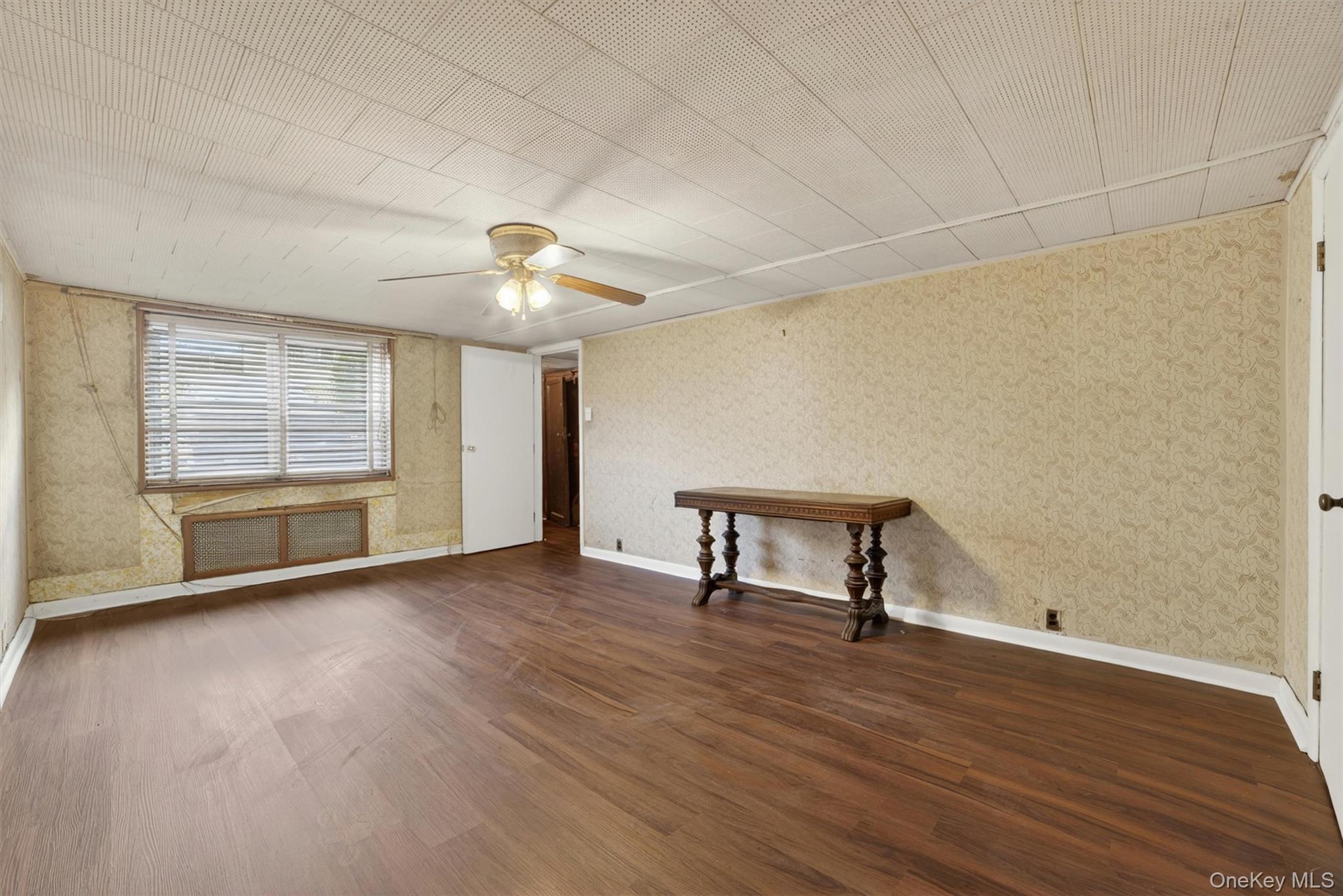 Single Family 213th  Bronx, NY 10469, MLS-997551-17