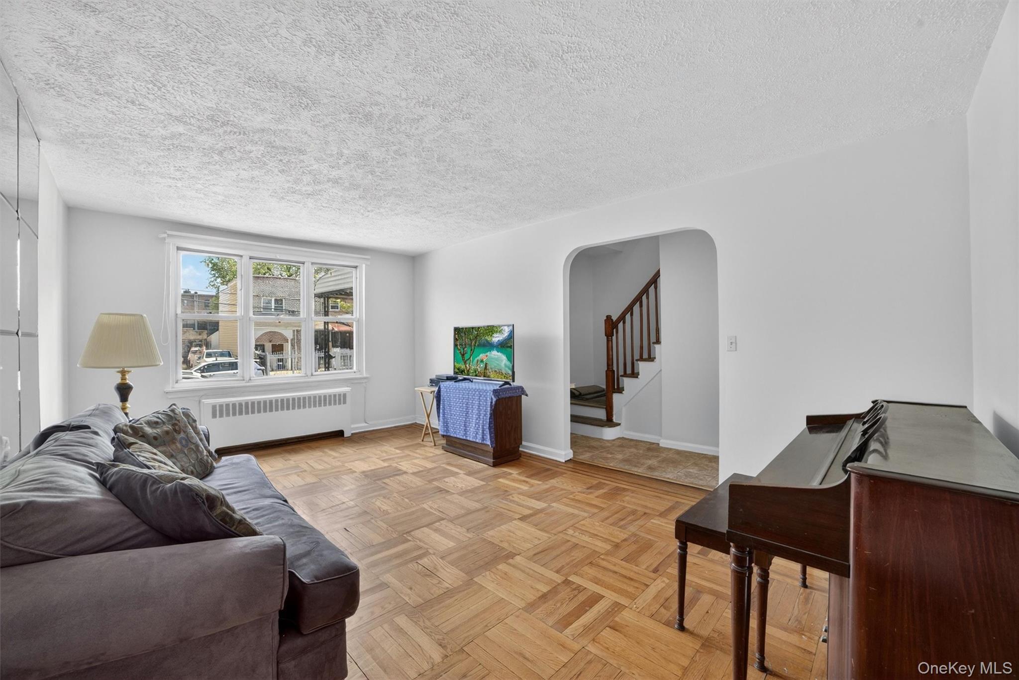 Single Family 213th  Bronx, NY 10469, MLS-997551-6