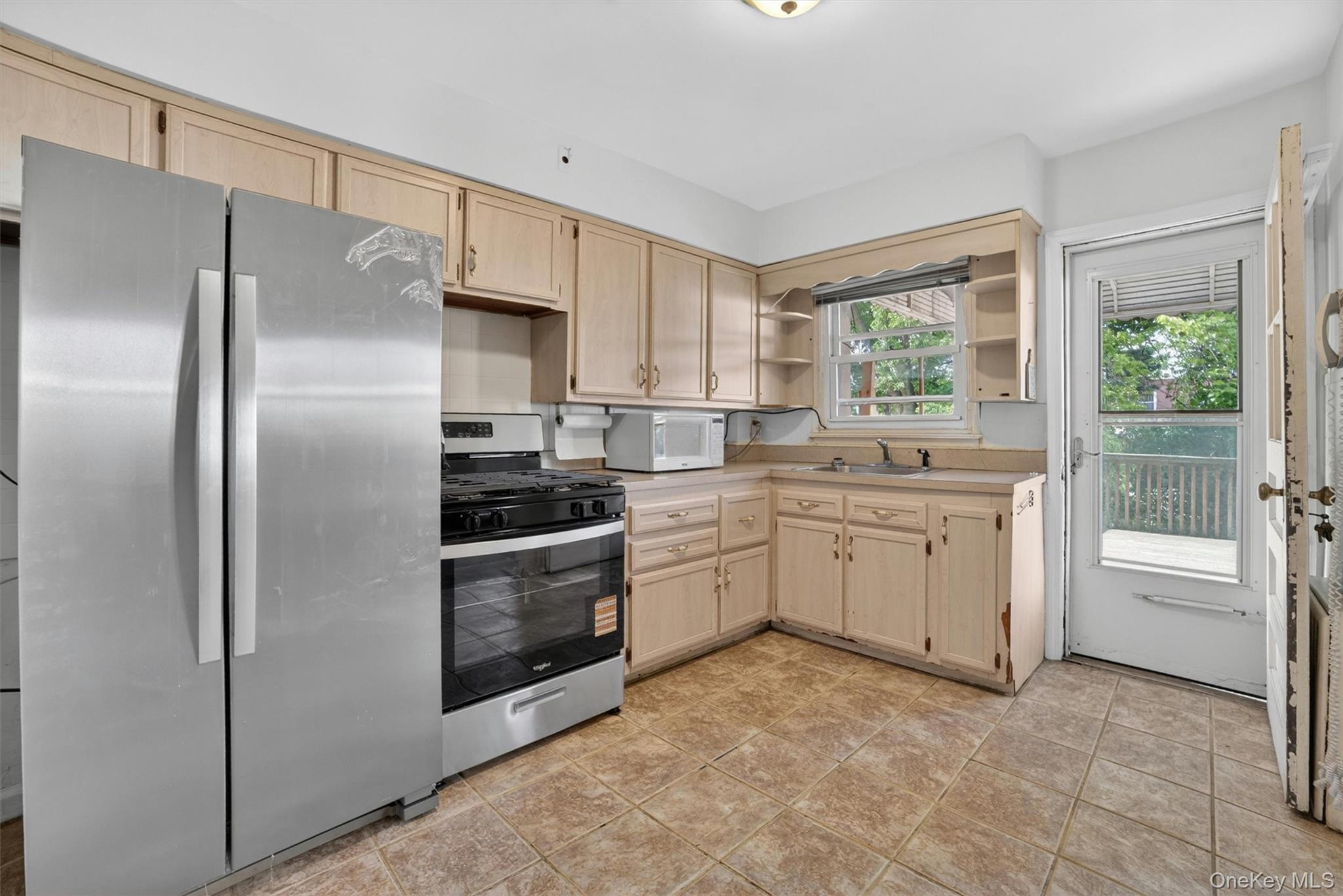 Single Family 213th  Bronx, NY 10469, MLS-997551-7