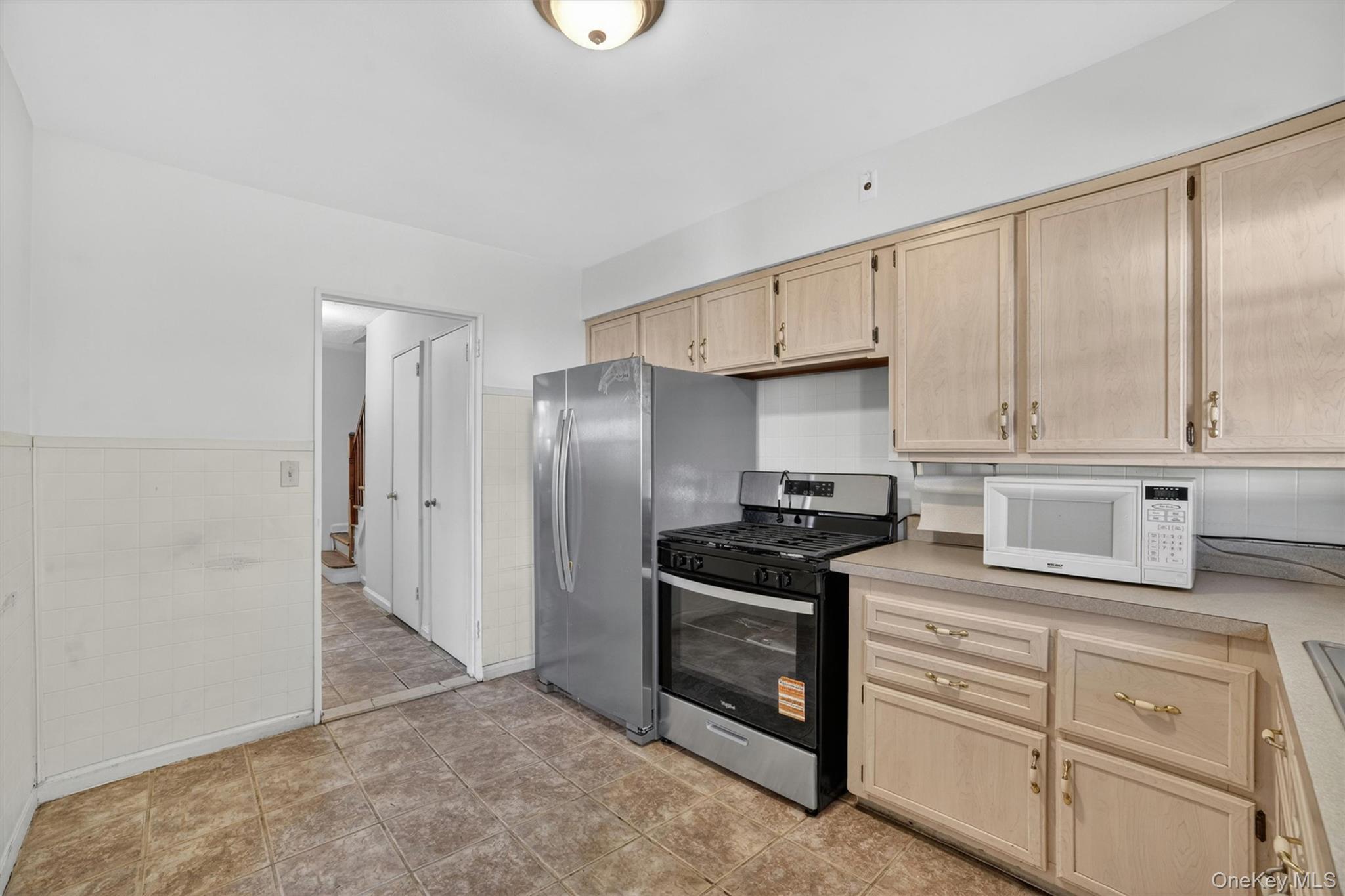 Single Family 213th  Bronx, NY 10469, MLS-997551-8
