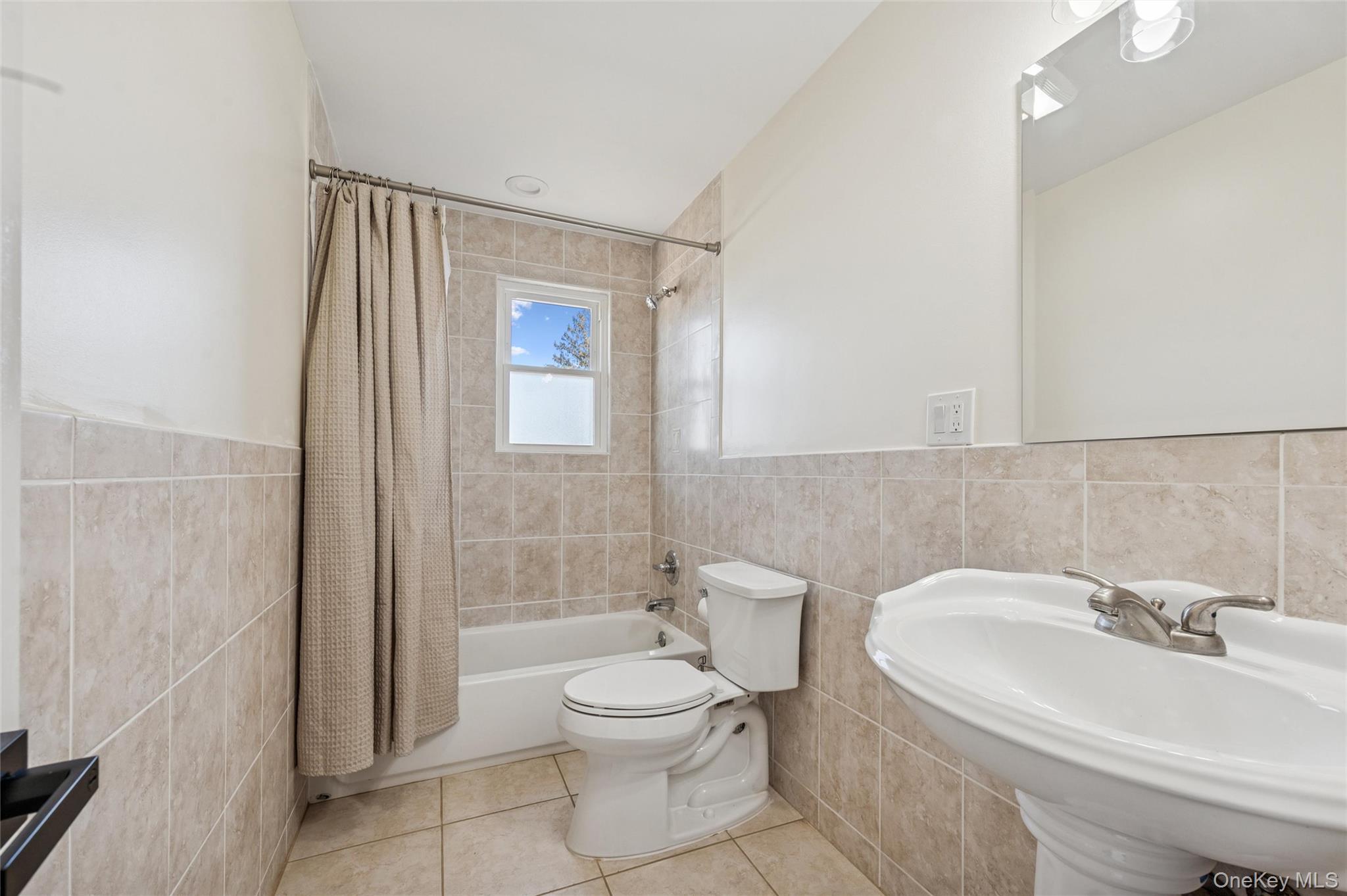Single Family Water Lane S Nassau County, NY 11793, MLS-997642-32