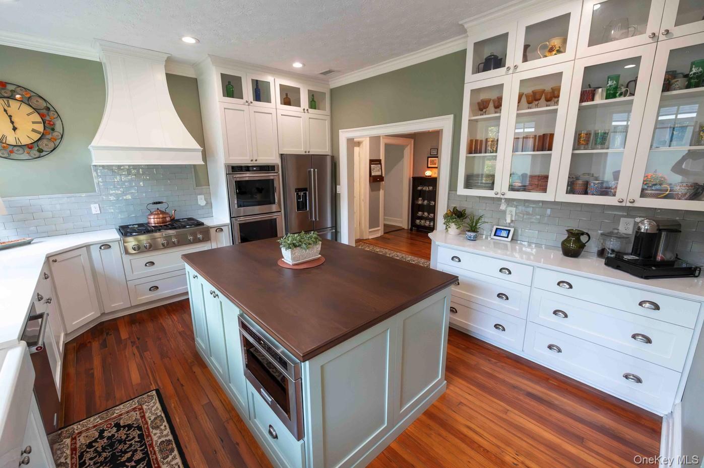Single Family 3rd  Out Of Area, NY 31901, MLS-997662-22