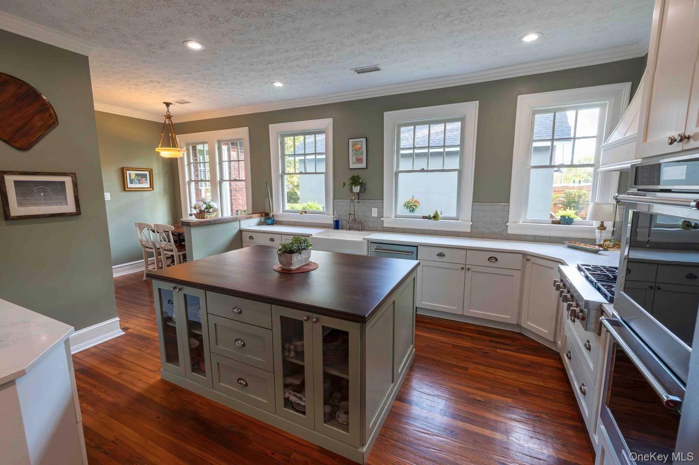 Single Family 3rd  Out Of Area, NY 31901, MLS-997662-24