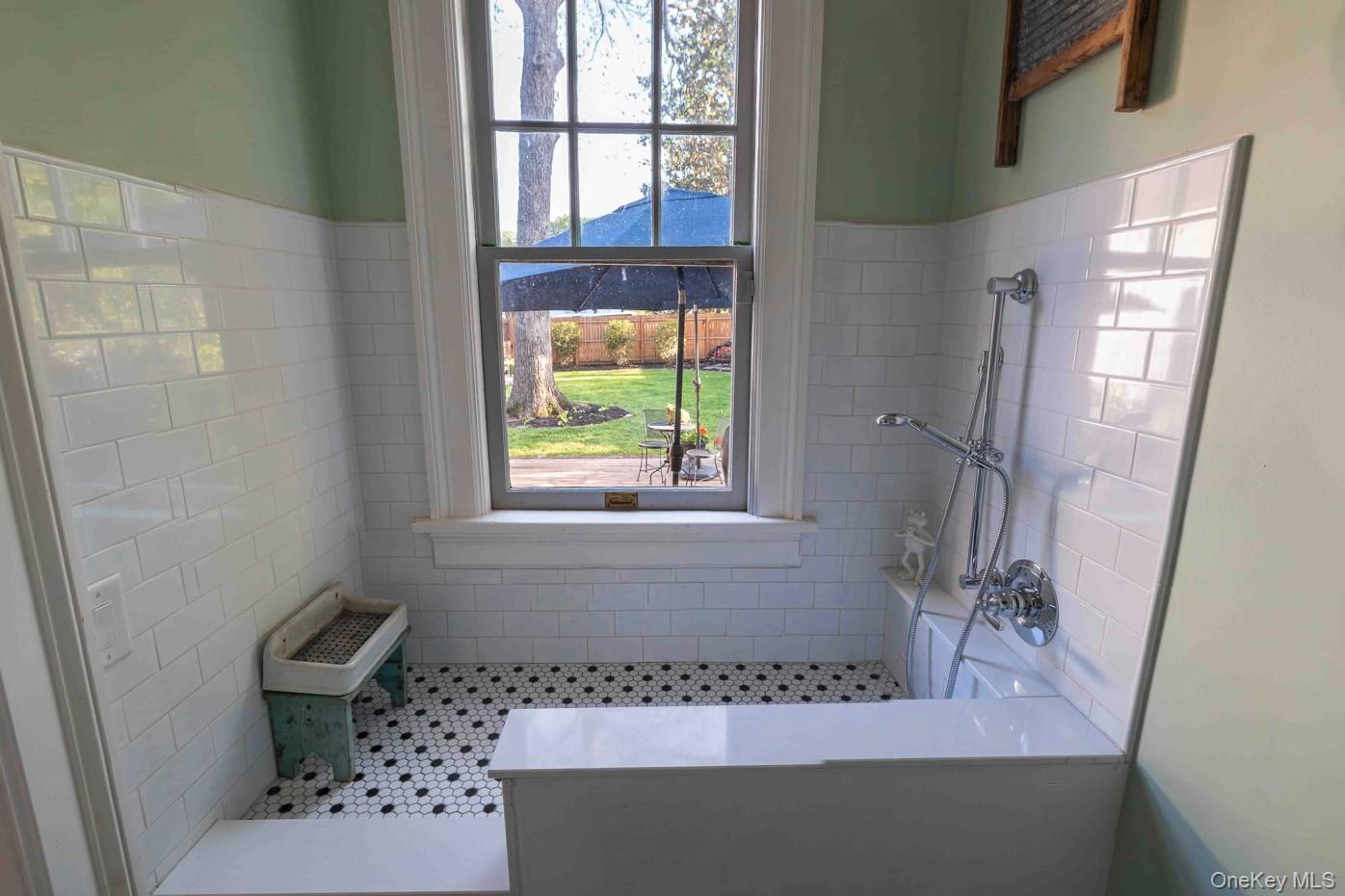 Single Family 3rd  Out Of Area, NY 31901, MLS-997662-29