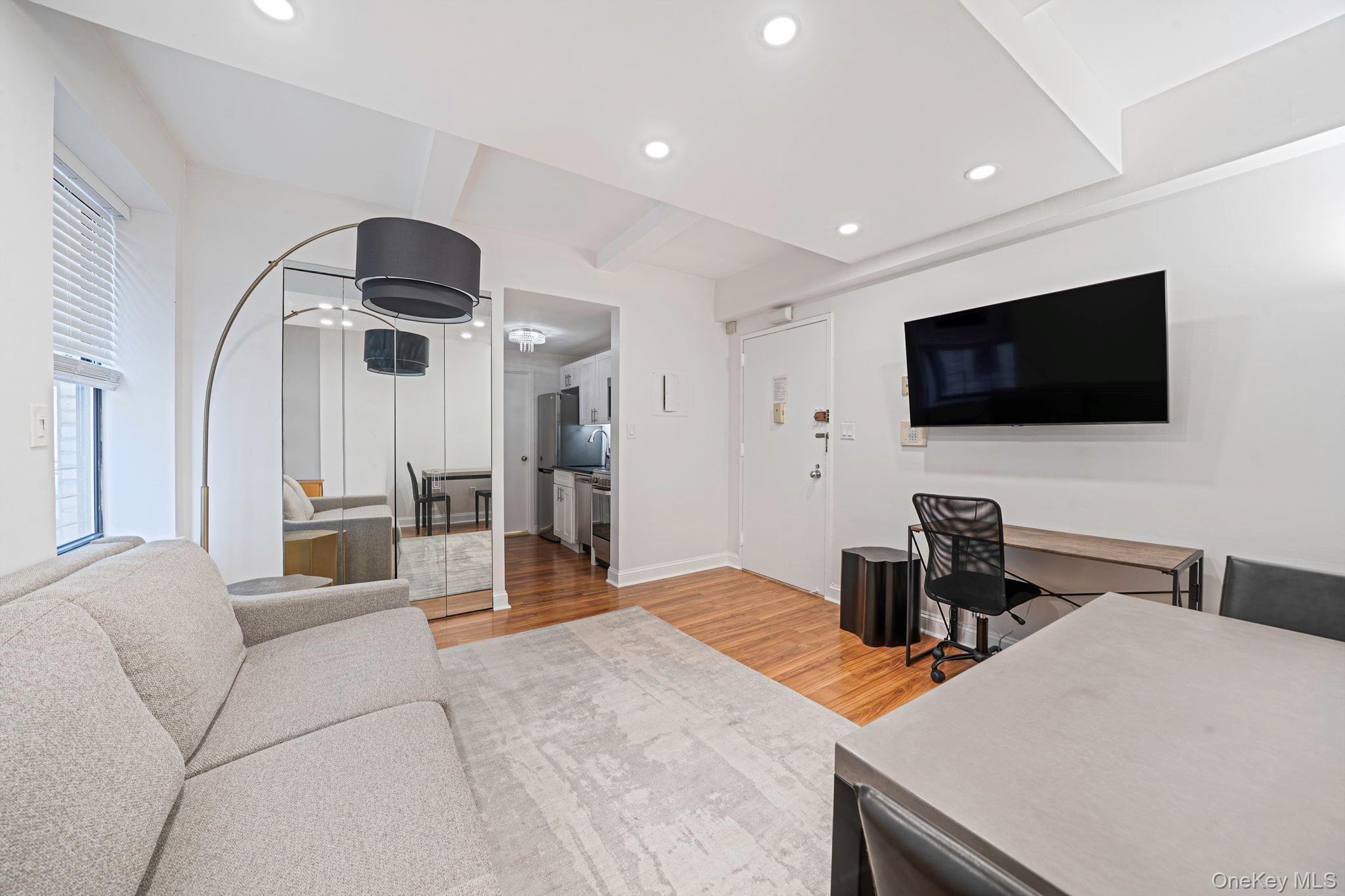 Apartment 51st St Manhattan, NY 10019, MLS-997675-6