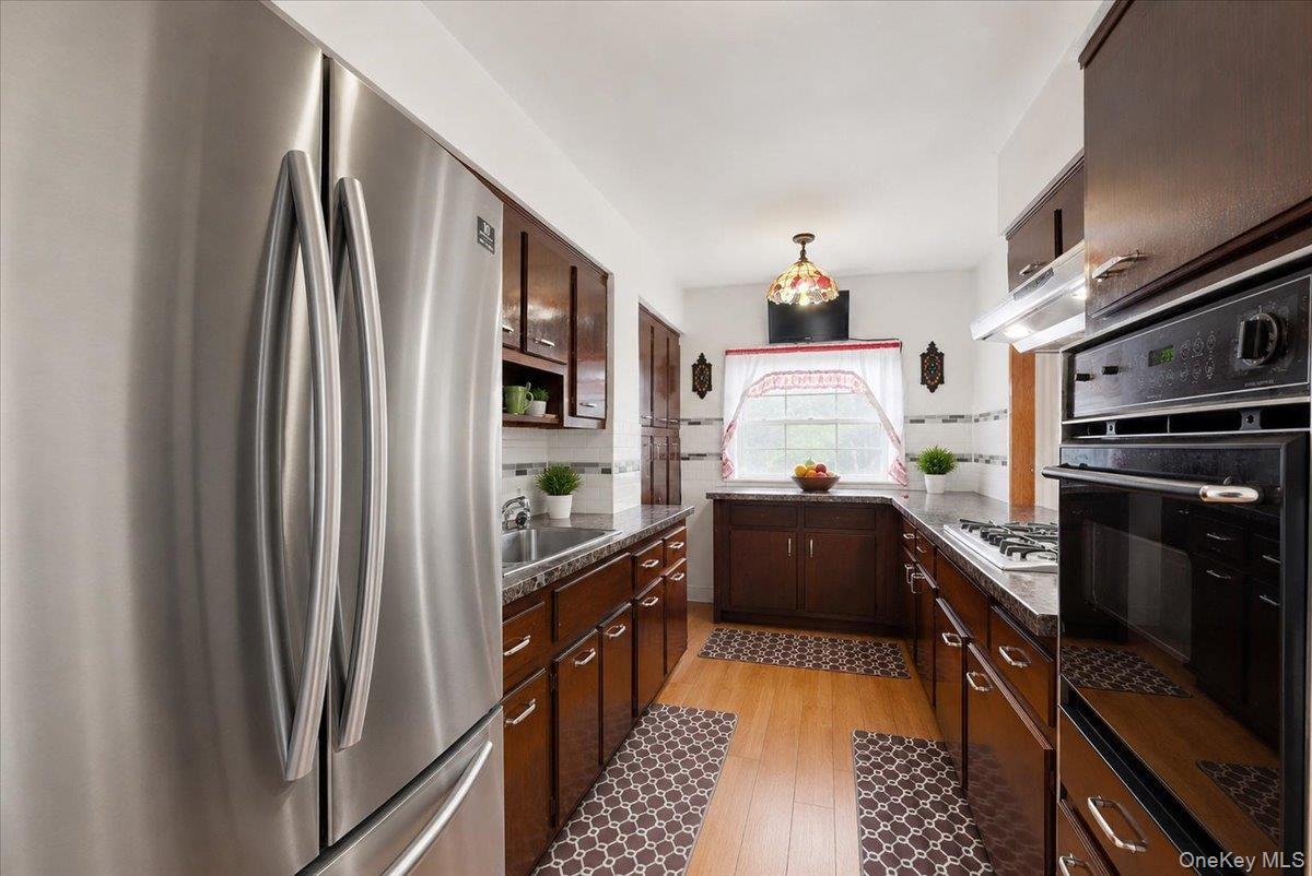 Single Family Baychester Bronx, NY 10466, MLS-997700-13