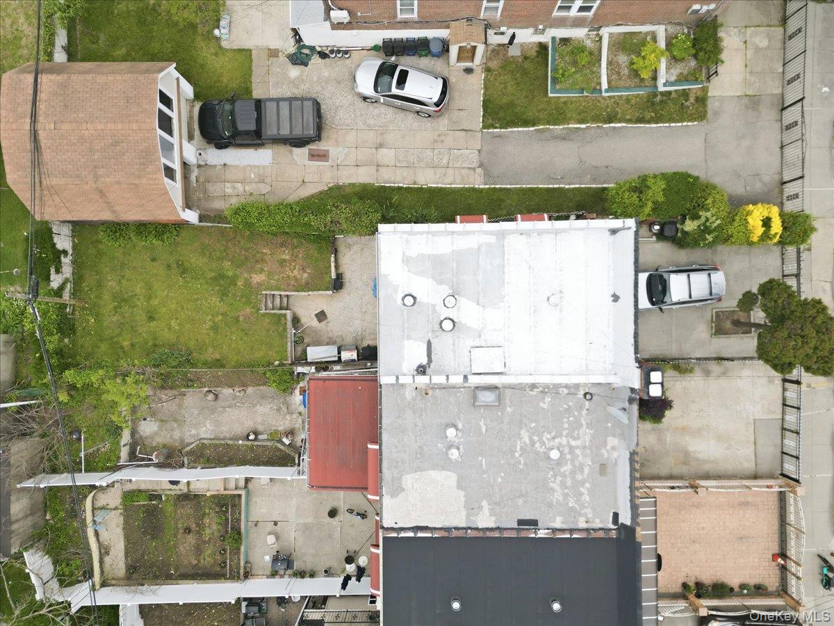 Single Family Baychester Bronx, NY 10466, MLS-997700-28