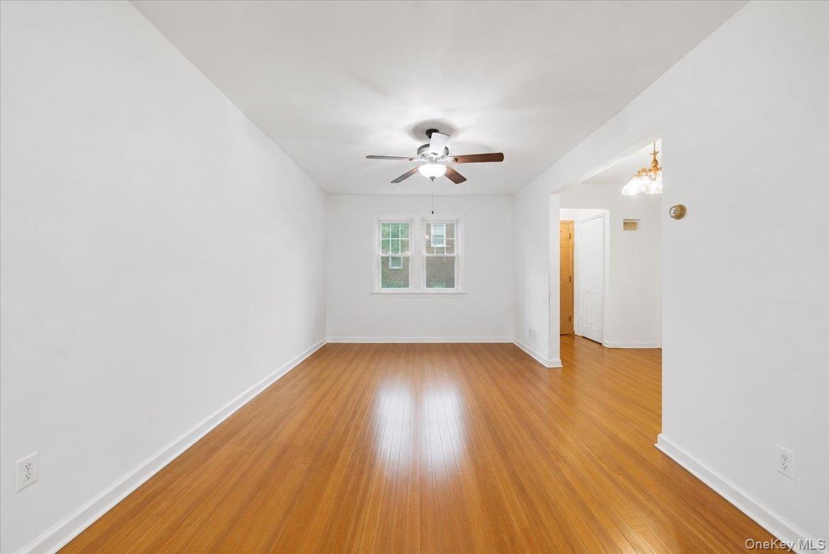 Single Family Baychester Bronx, NY 10466, MLS-997700-8